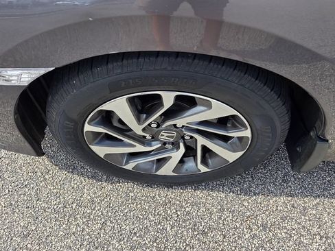 Used 2016 Honda Civic EX image 18