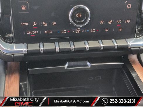 Used 2025 GMC Yukon Denali AWD/4WD image 16