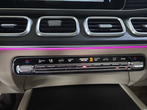 Used 2023 Mercedes-Benz GLS 450 4MATIC image 25