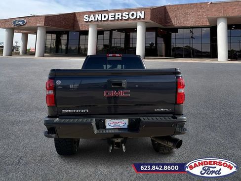Used 2015 GMC Sierra 2500 Denali w/ Duramax Plus Package image 4