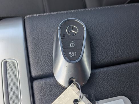 Used 2025 Mercedes-Benz C 300 Sedan image 27