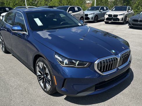 New 2026 BMW 530i xDrive w/ Premium Package AWD/4WD image 2