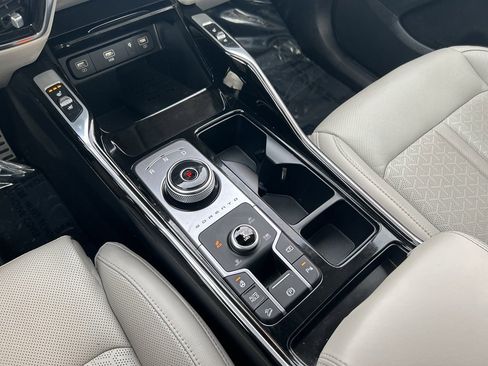 Used 2023 Kia Sorento SX Prestige w/ Panoramic Sunroof Package image 25