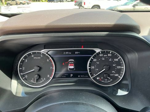Used 2023 Nissan Rogue S AWD/4WD image 18