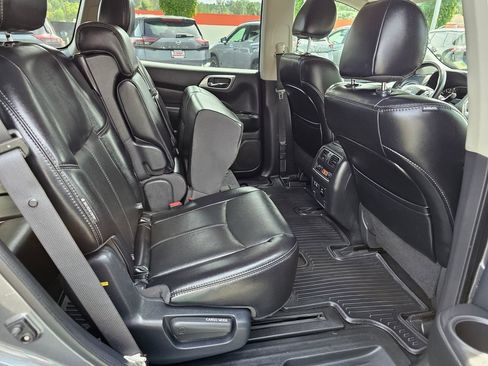 Used 2020 Nissan Pathfinder SL AWD/4WD image 15