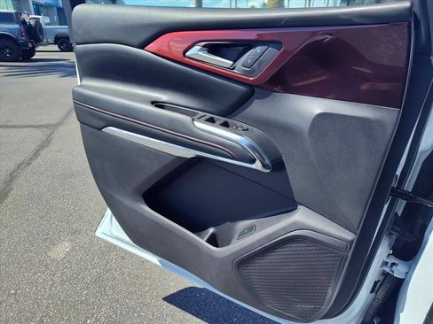 New 2026 Chevrolet Traverse Z71 w/ LPO, Floor Liner Package AWD/4WD image 9