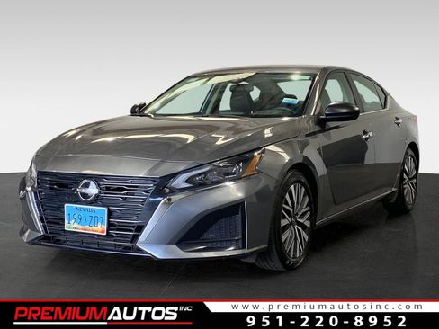 Used 2024 Nissan Altima 2.5 SV FWD image 1
