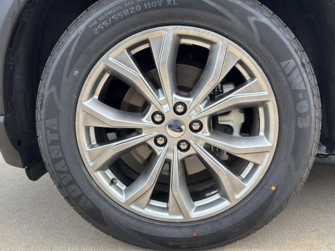 Used 2020 Ford Explorer XLT w/ Equipment Group 202A AWD/4WD image 31