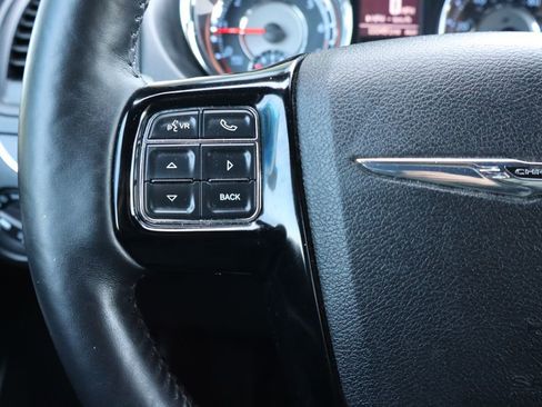 Used 2015 Chrysler Town & Country S w/ Driver Convenience Group FWD image 7