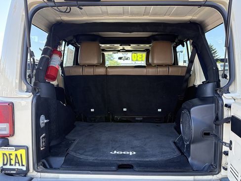 Used 2011 Jeep Wrangler Unlimited Sahara w/ Connectivity Group AWD/4WD image 7
