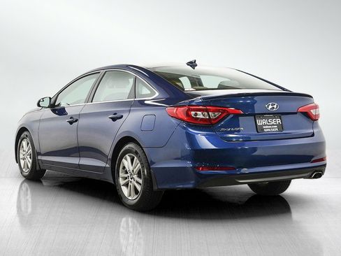 Used 2015 Hyundai Sonata SE w/ Option Group 09 FWD image 3
