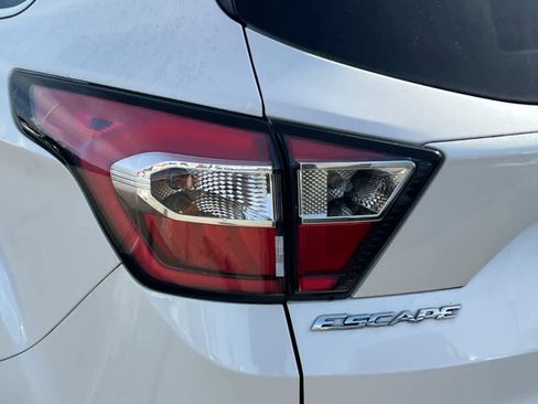 Used 2017 Ford Escape Titanium image 15