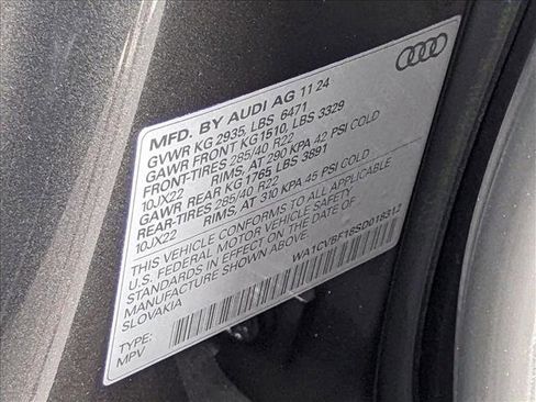 Certified 2025 Audi Q8 Prestige image 26