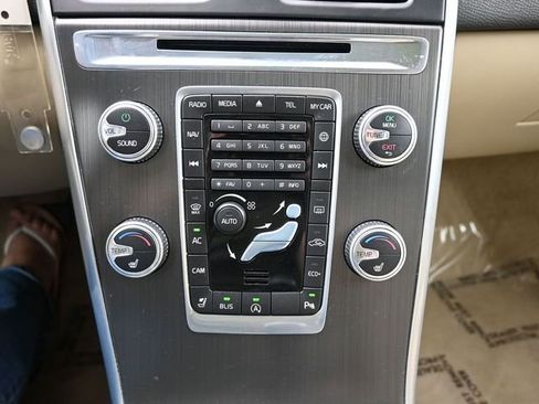 Used 2016 Volvo XC60 T6 w/ Proximity Package image 11