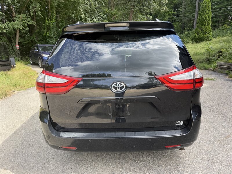 Used 2015 Toyota Sienna XLE w/ XLE Navigation Package AWD/4WD image 57