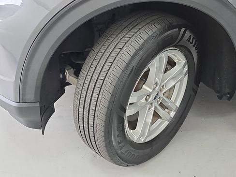 Used 2022 Ford Explorer XLT w/ Class IV Trailer Tow Package image 32