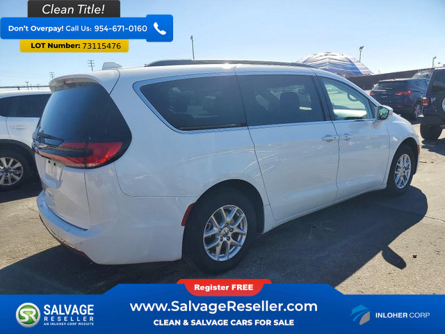 Used 2022 Chrysler Pacifica Touring-L FWD image 4
