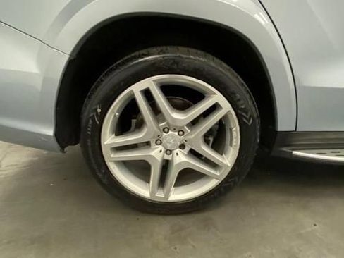 Used 2015 Mercedes-Benz GL 550 4MATIC image 18