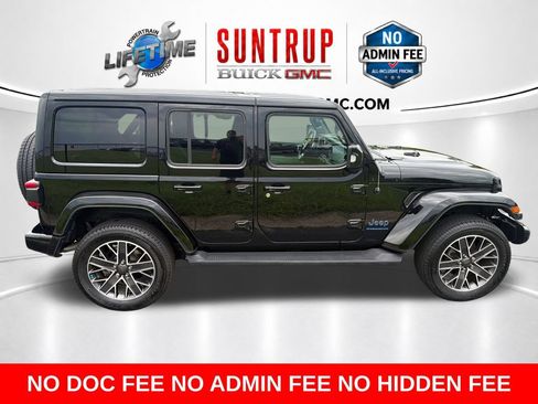 Used 2023 Jeep Wrangler Unlimited Sahara AWD/4WD image 8