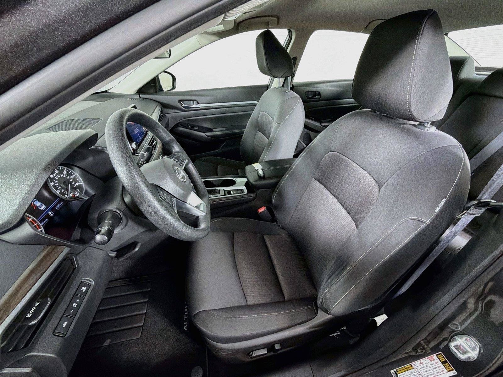 Used 2023 Nissan Altima 2.5 SV AWD/4WD image 2