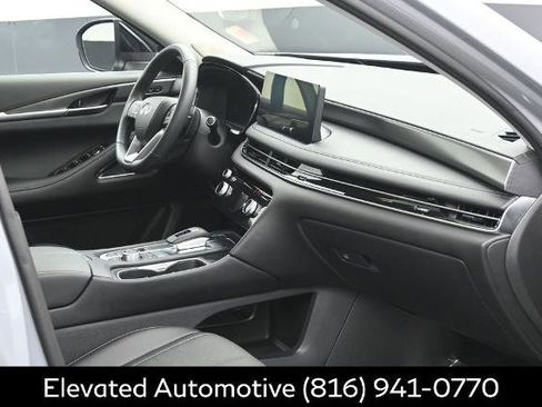 Certified 2026 INFINITI QX60 Luxe w/ Family Package AWD/4WD image 6
