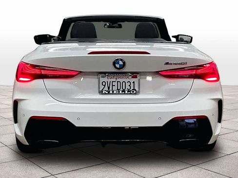 Certified 2025 BMW M440i Convertible w/ Premium Package image 7