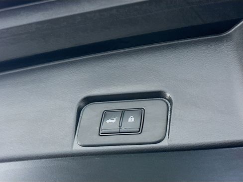 Used 2023 Nissan Rogue SL image 31