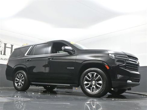 Used 2022 Chevrolet Tahoe LT w/ LT Signature Plus Package image 3