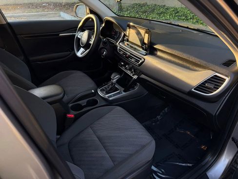 Used 2022 Kia Seltos LX image 38