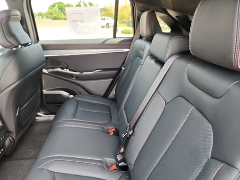 New 2025 Jeep Wagoneer S Launch Edition image 18