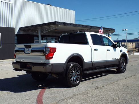 Used 2018 Nissan Titan Platinum Reserve w/ Platinum Utility Package image 8