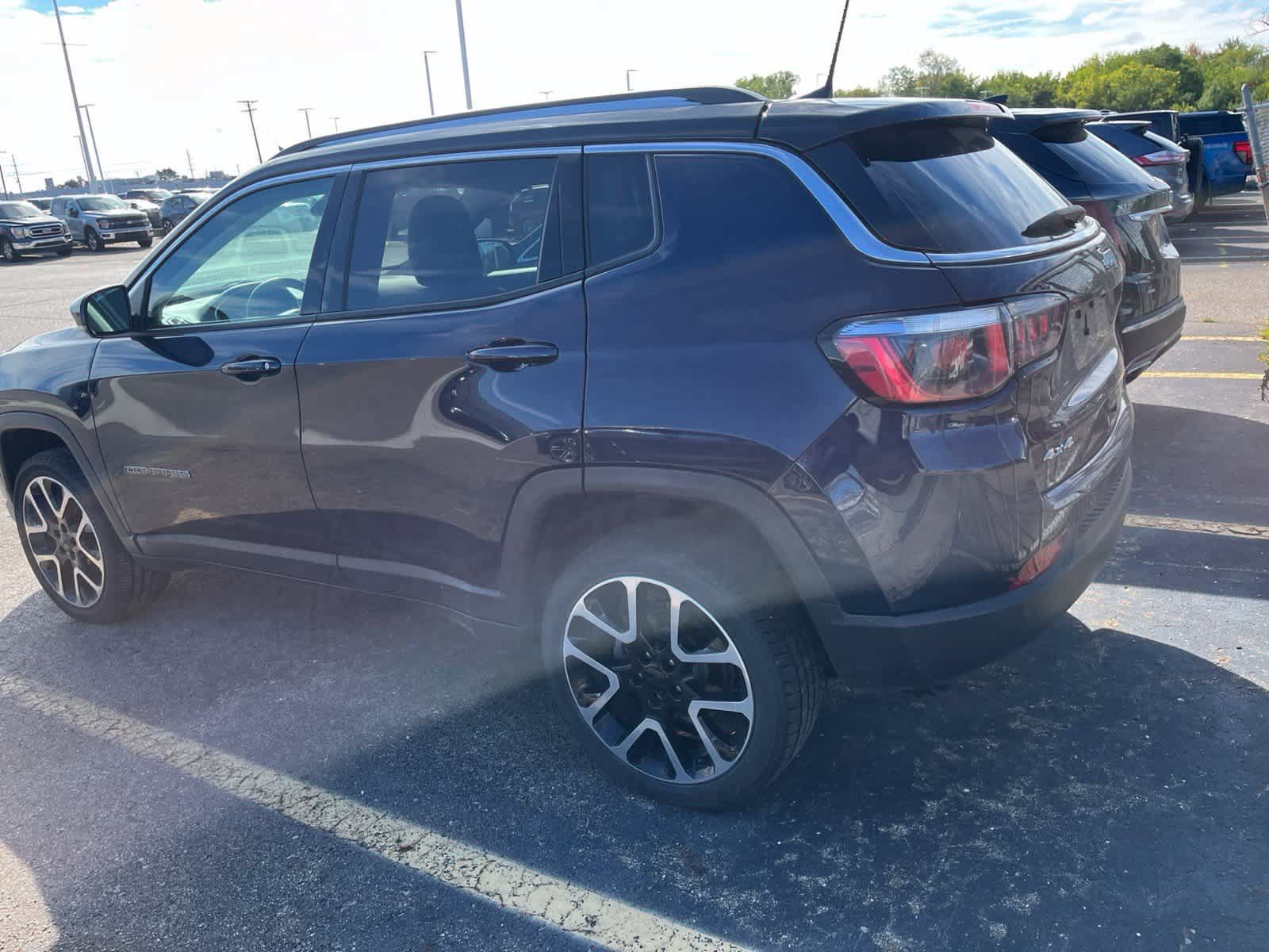 Used 2018 Jeep Compass Limited w/ Safe & Security Group AWD/4WD image 10