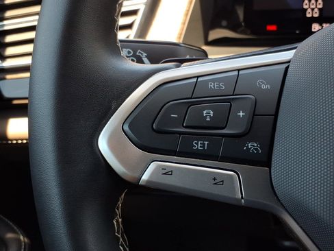 Certified 2025 Volkswagen Atlas SEL AWD/4WD image 32