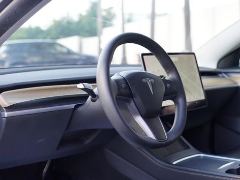 Used 2021 Tesla Model 3 Standard Range Plus RWD image 8