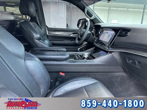 Used 2022 Jeep Wagoneer Series I AWD/4WD image 12