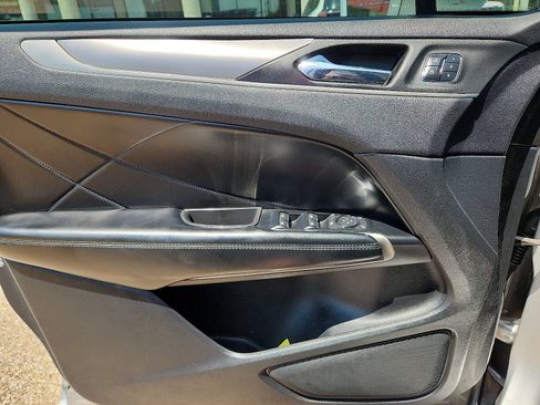 Used 2017 Lincoln MKC Premiere FWD image 16