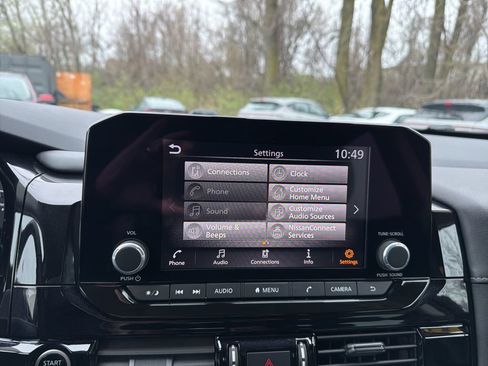 Used 2024 Nissan Pathfinder SV FWD image 26