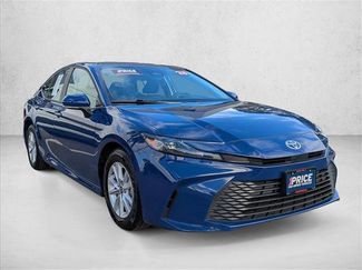 Used 2025 Toyota Camry LE video 3