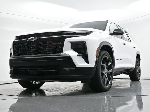 Used 2024 Chevrolet Traverse RS image 52