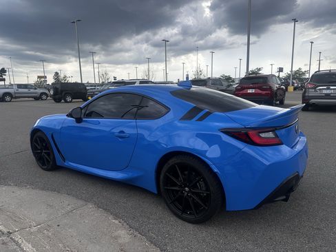 Used 2024 Toyota GR86 Premium RWD image 3