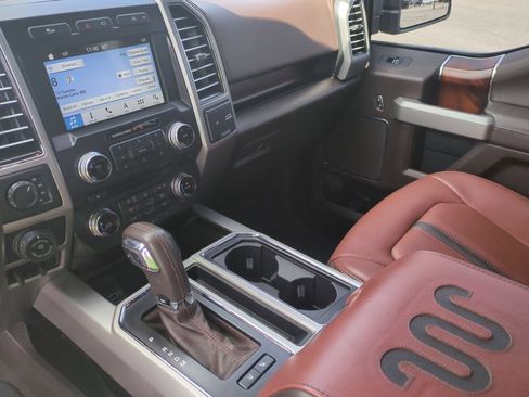 Used 2018 Ford F150 King Ranch w/ Equipment Group 601A Luxury AWD/4WD image 13