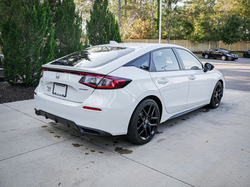 Used 2025 Honda Civic Sport image 10