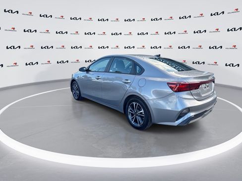 Used 2023 Kia Forte LXS w/ LXS Technology Package FWD image 6