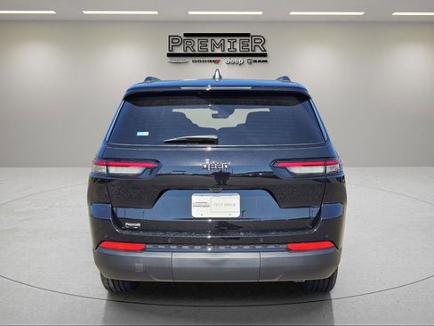 New 2025 Jeep Grand Cherokee L Altitude image 10