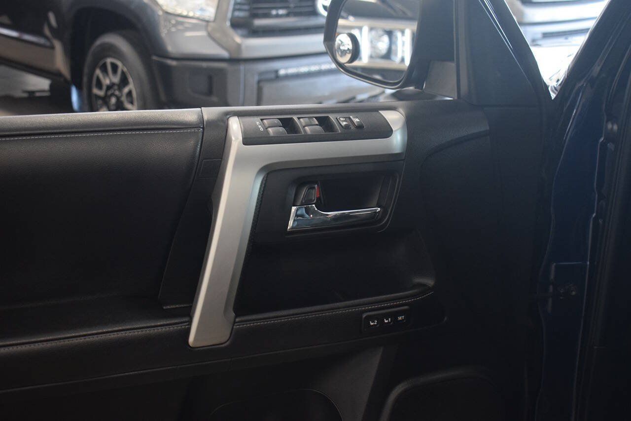 Used 2019 Toyota 4Runner Limited AWD/4WD image 19