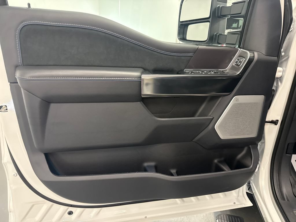 New 2026 Ford F250 Platinum AWD/4WD image 16