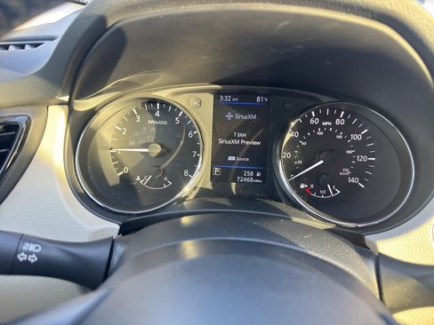 Used 2022 Nissan Rogue Sport SV image 14