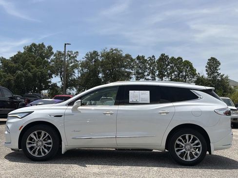 Used 2023 Buick Enclave Avenir FWD image 4