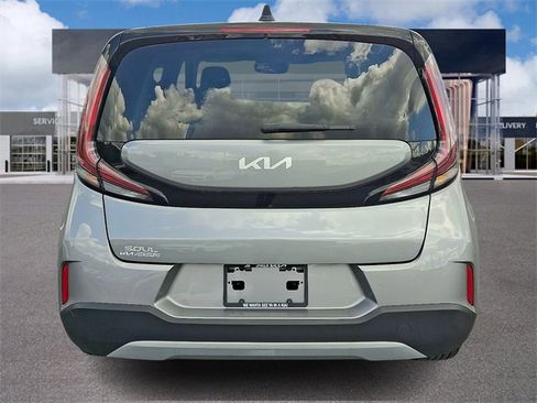 Certified 2023 Kia Soul LX w/ LX Technology Package image 5