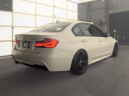 Used 2018 BMW 330i Sedan RWD image 3